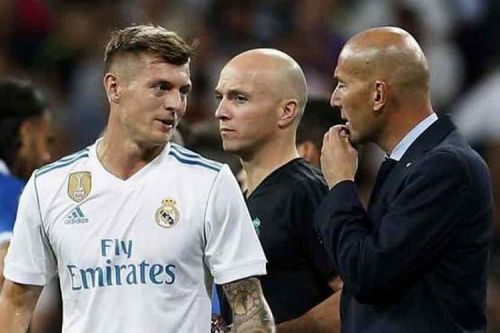 2017-11-17-15108436439146