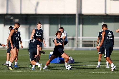 20180908-modric-grupo_n0y1341