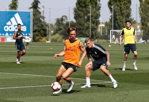 20182508-modric-kroos_he25642