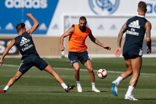 20180925 - BENZEMA_2RM8406Thumb