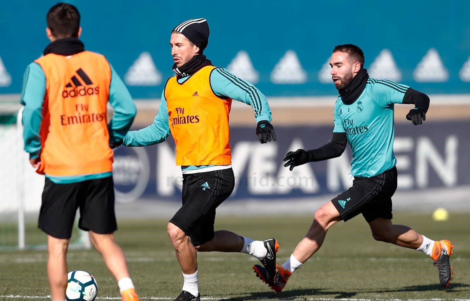 Фк академия чайка 2006г. Хк дружина московская область. Команда продолжи. Команда продолжи. Сколько игроков должно быть в составе баскетбольной команды?.