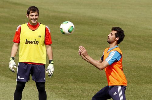Casillas-y-Arbeloa-estan-mas-d_54375657547_54115221154_600_396