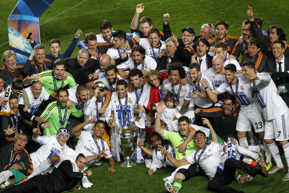 Сколько зарабатывает реал мадрид. Тотальный футбол. 2013 Winner Champions photo. 2012 Winner Champions photo. 2008 Winner Champions photo.